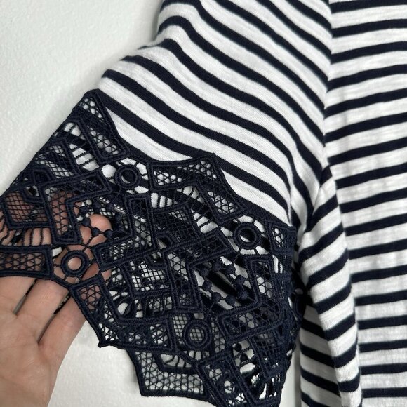 Chicos Knit Top Tee Size XL Navy White Stripe Slub Lace Hem Nautical - Picture 4 of 10